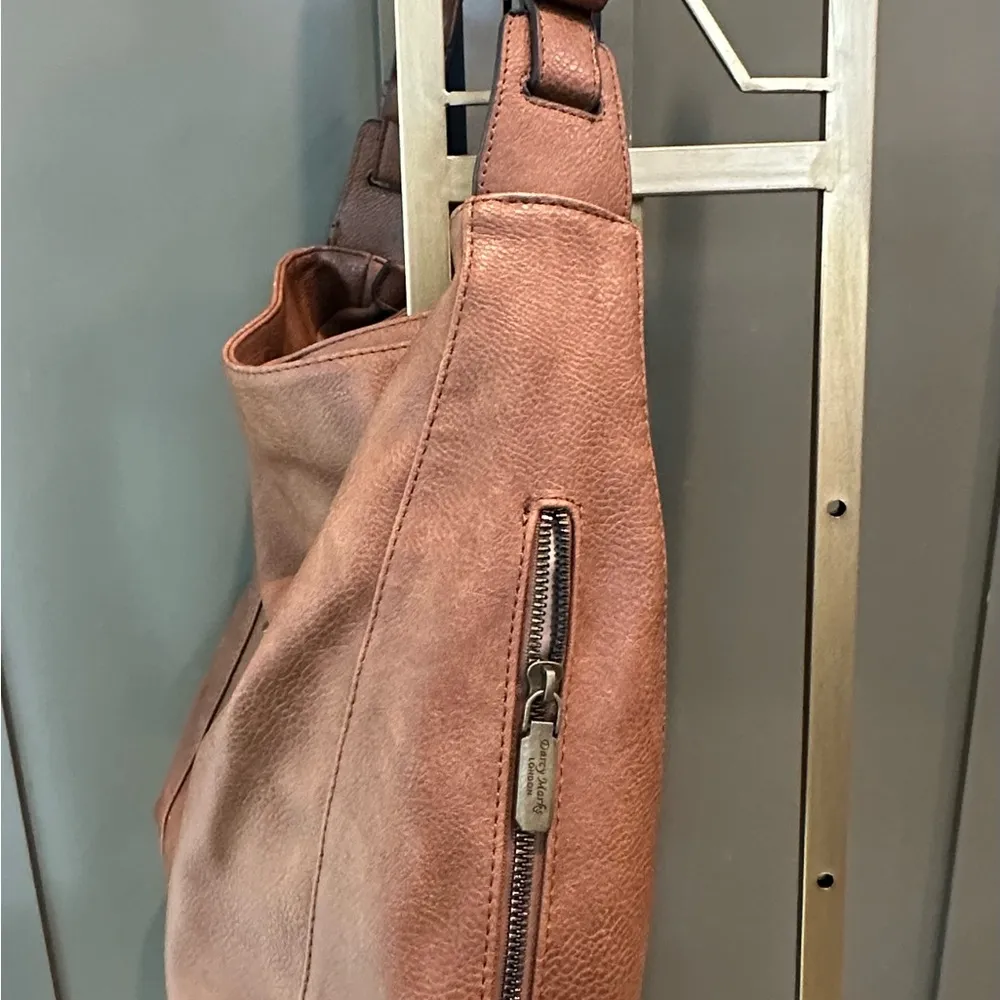 Darcy Marks Elegant Tan Leather Hobo Bag Brown - Image 4