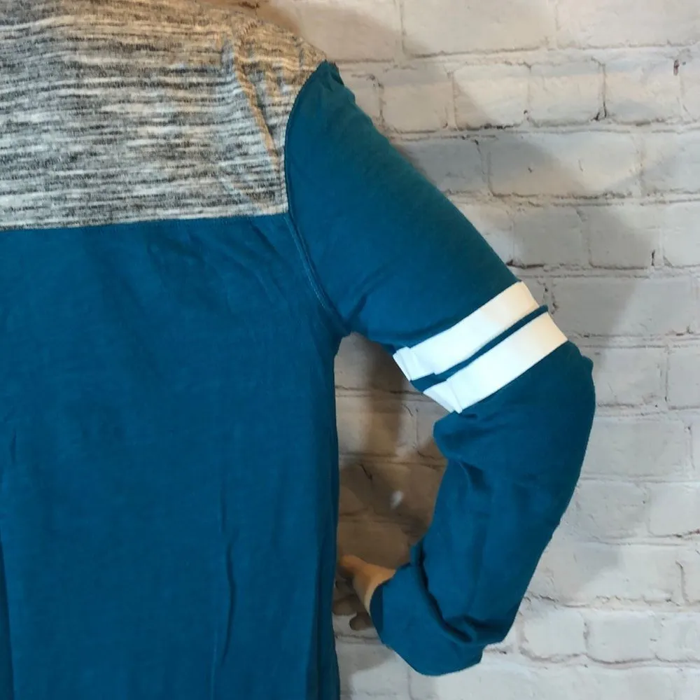 PINK Victoria's Secret Vneck Long Sleeve Tee M - Image 10