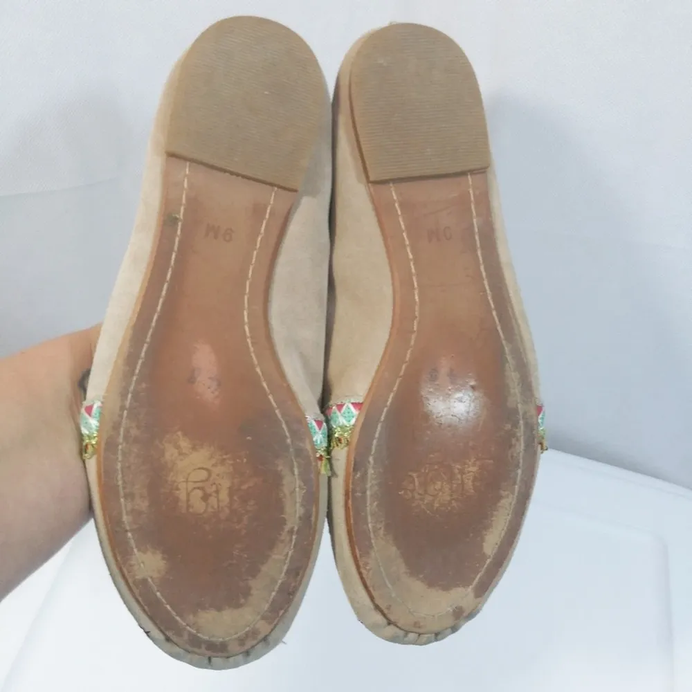 Latigo Basia Embroidered Tan Suede Ballet Flats 9M - Image 9