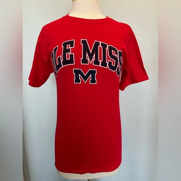 Collegiate Ole Miss Rebels short sleeve tshirt unisex size Small - Image 2