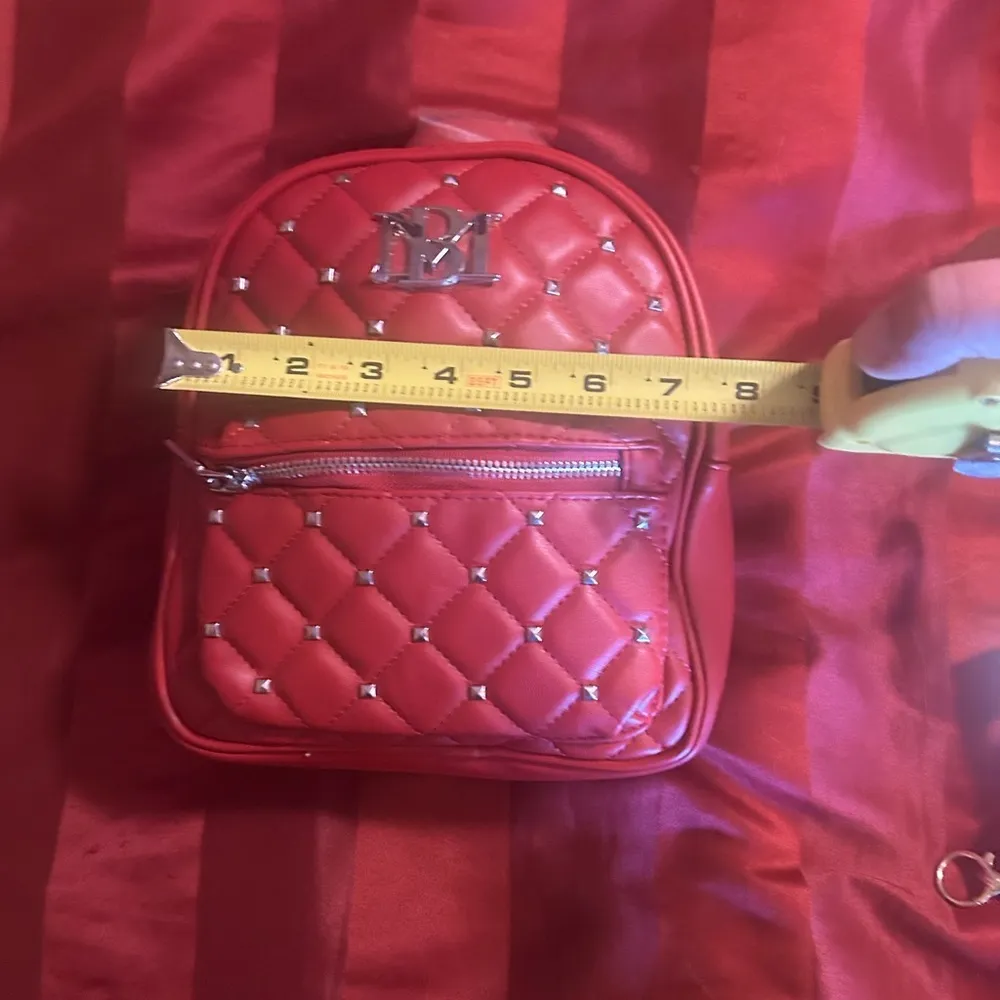 Badgley Mischka Red Quilted Backpack - Image 9