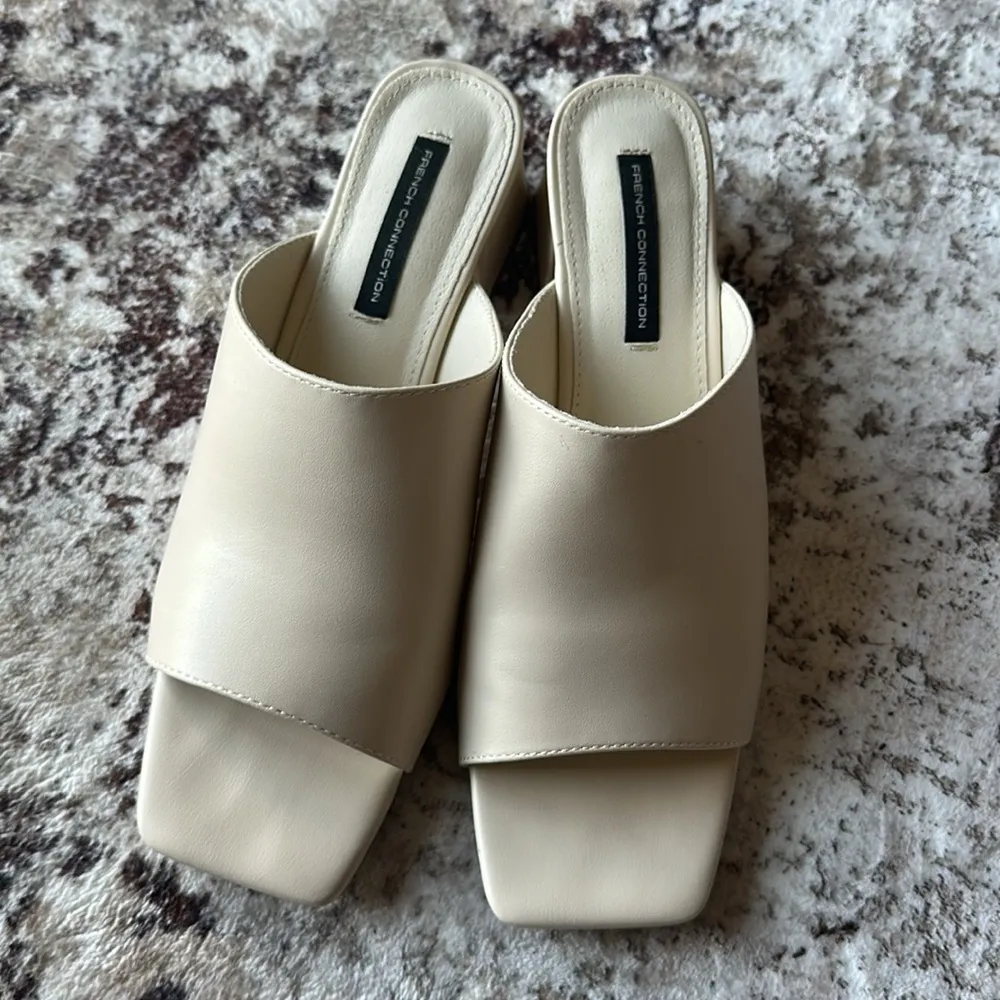 Elegant Cream Comfy Women's Mules - Image 4