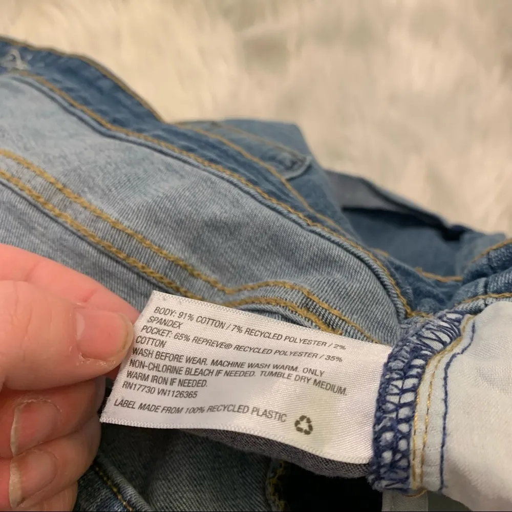 Universal Thread High Rise Cuffed Denim Short Light Wash - Image 10