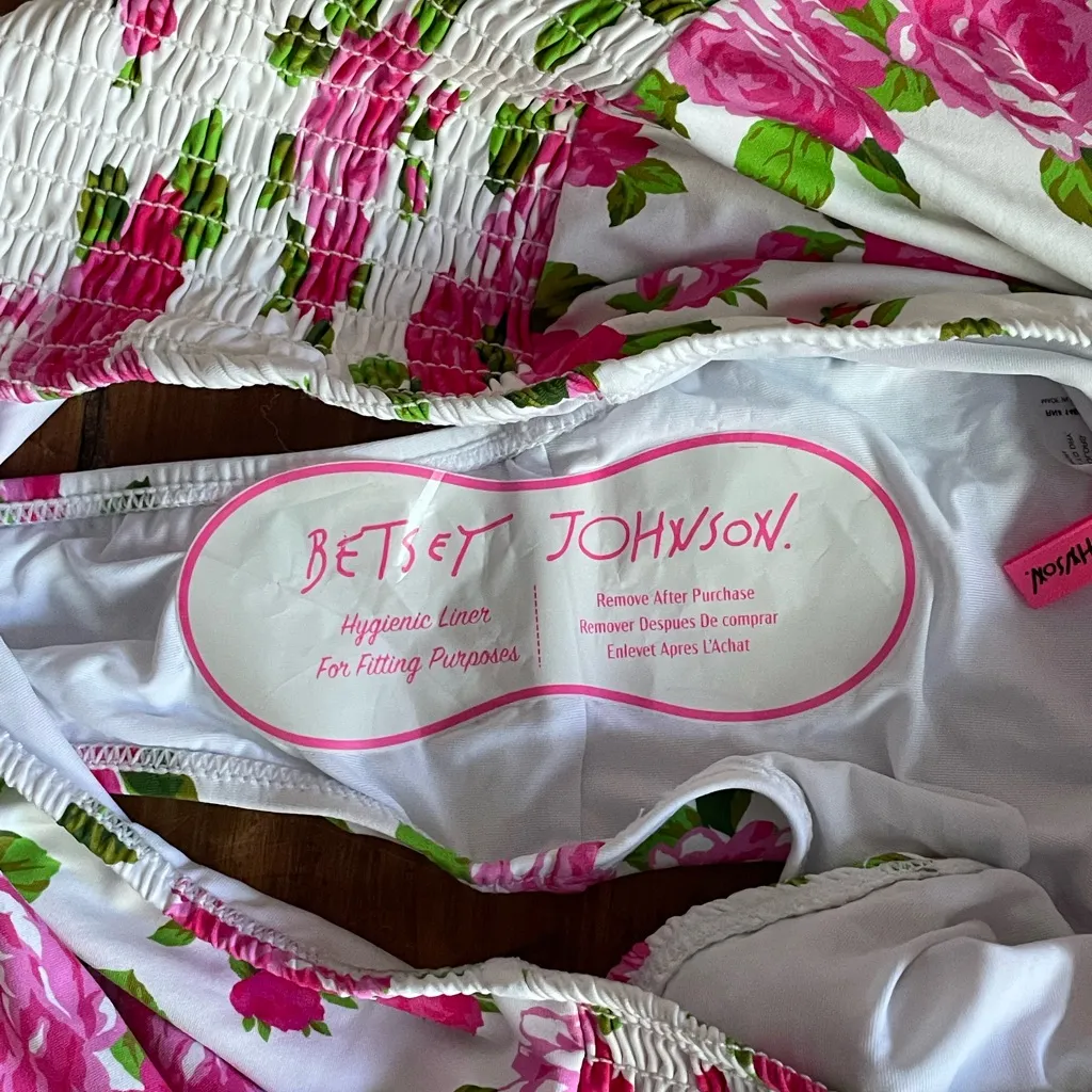 New 2 Piece Betsy Johnson Seimsuit - Image 7