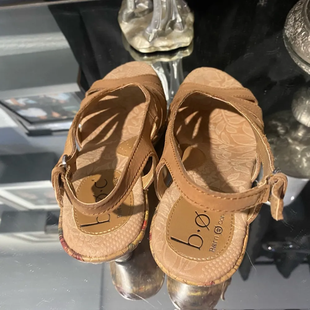 EUC B.O.C. Born Concept Womens Size:7 Brown Cork Wedge Strappy Slingback Sandals - Image 5