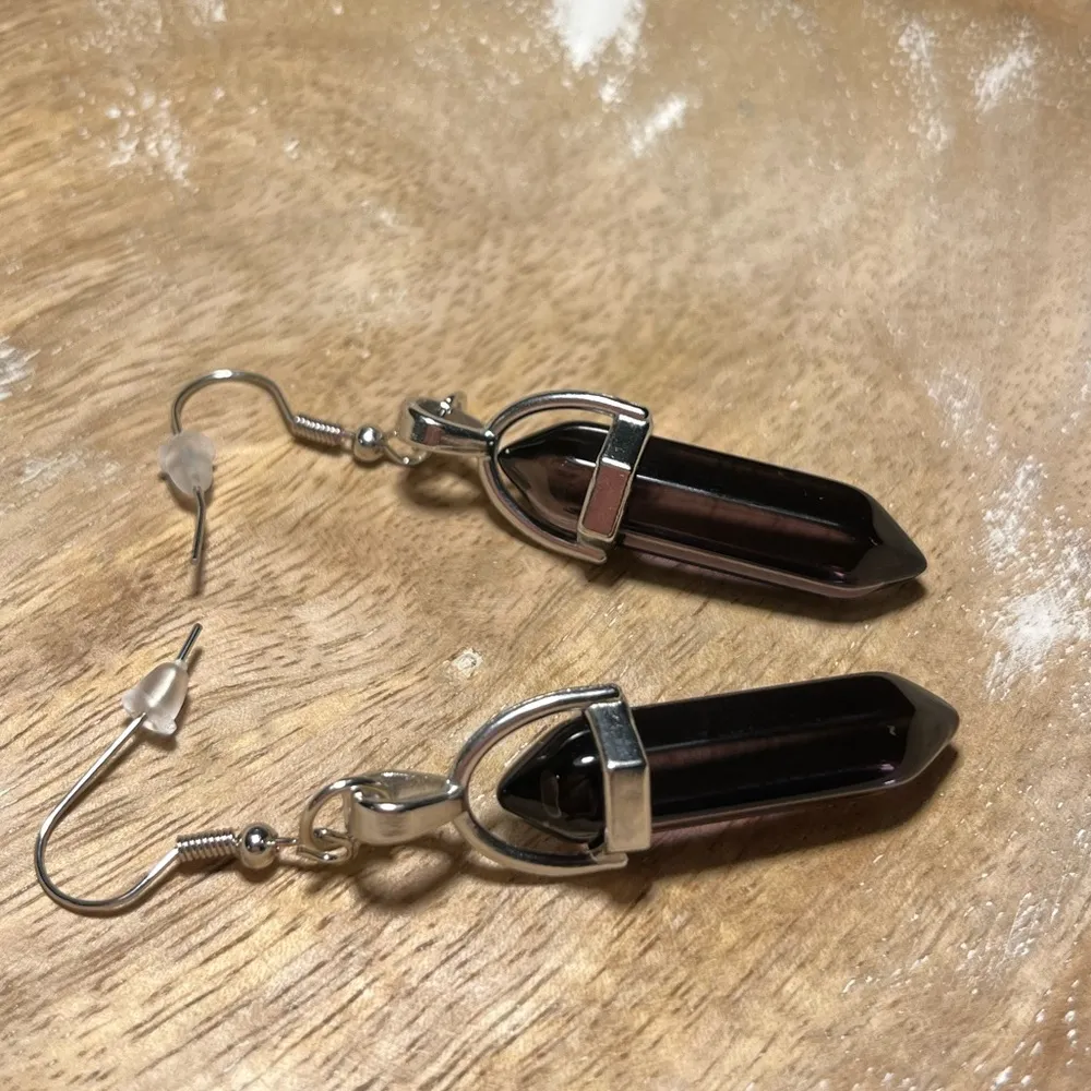 NWOT Amethyst Crystal Surgical Steel Silver Dangle Earrings - Image 8