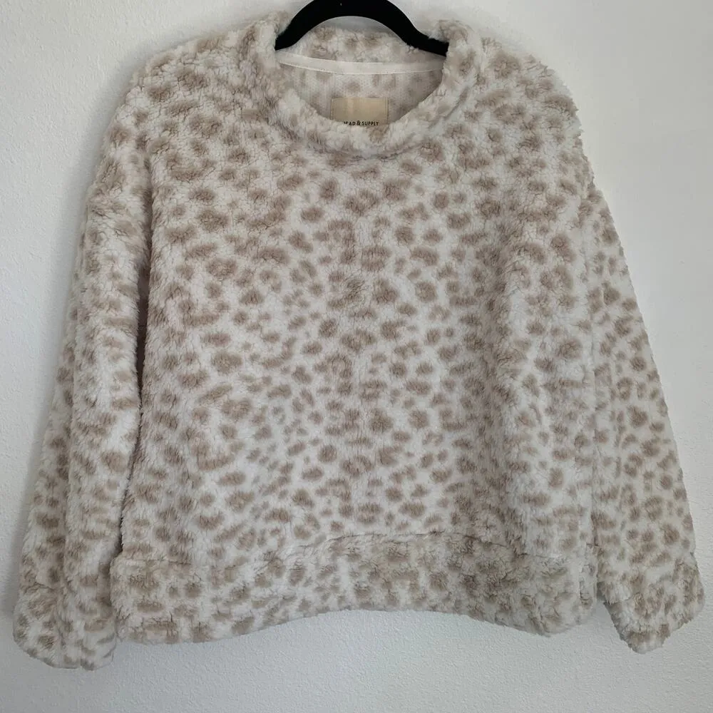 5/$25 NWT Thread & Supply Sherpa Fleece Pullover Sweater in Snow Leopard - Image 2