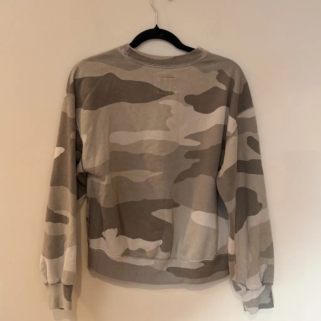 Abercrombie & Fitch Camo Crewneck - Image 2