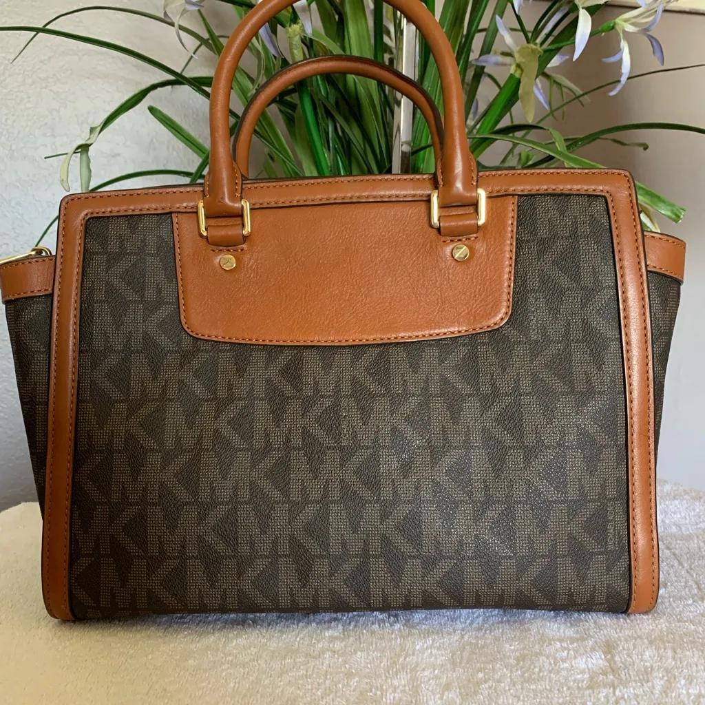 🌺TODAY ONLY🌺 Michael Kors Luggage  Selma Satchel with Shoulder/Crossbody Bag - Image 2