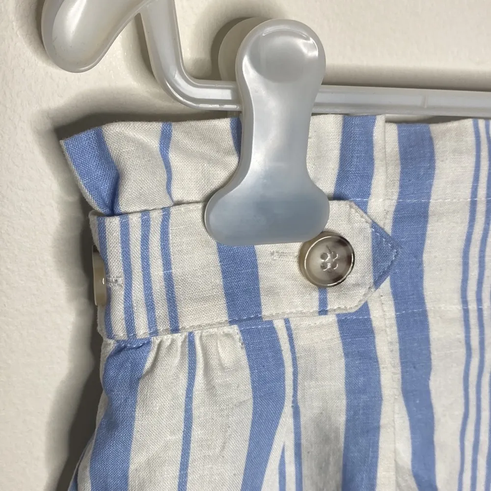 Forever 21 woven linen blend paperbag waist striped mini shorts size M - Image 3