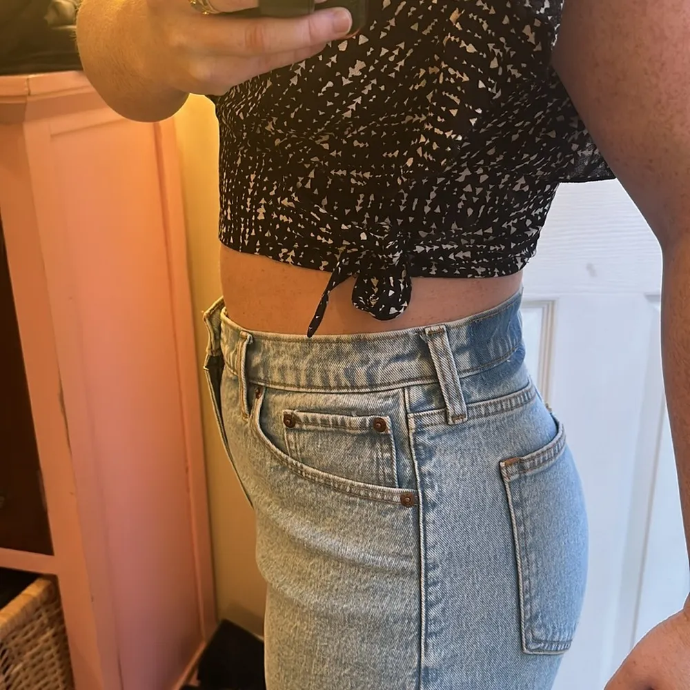 Black & White Pattern Crop Top - Image 2