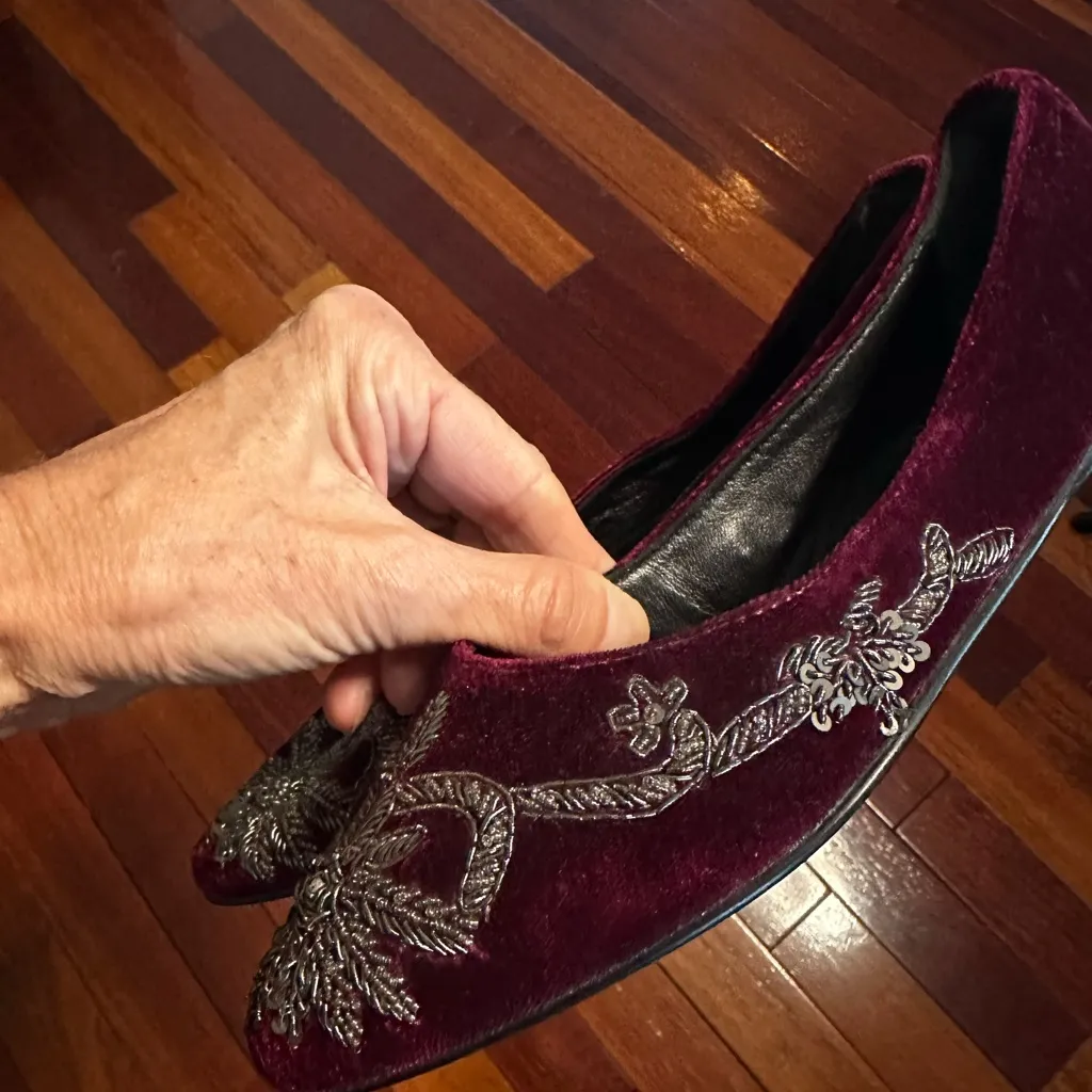 Barneys New York Velvet Embellished Flats Burgundy Ballet 36 Size 6 Preppy Glam - Image 3
