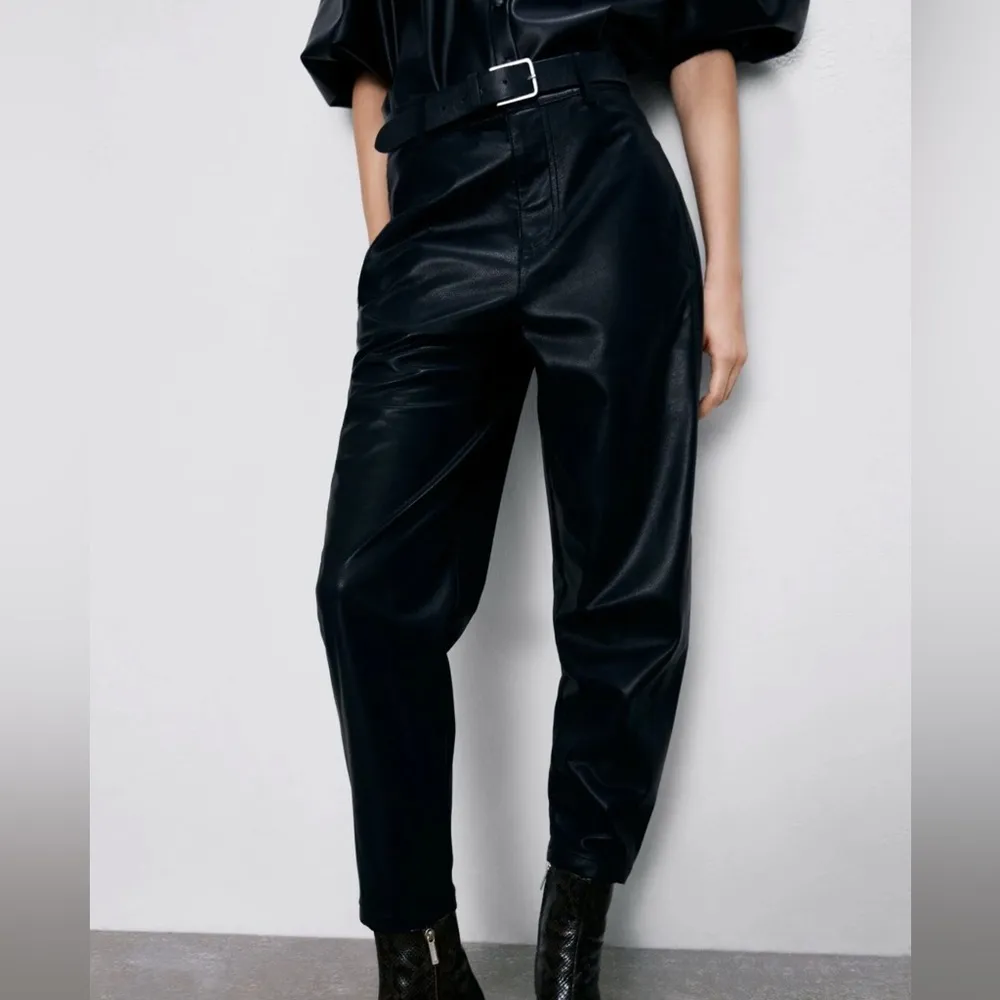 Zara Black Cropped faux leather pants size 8 NWT - Image 8