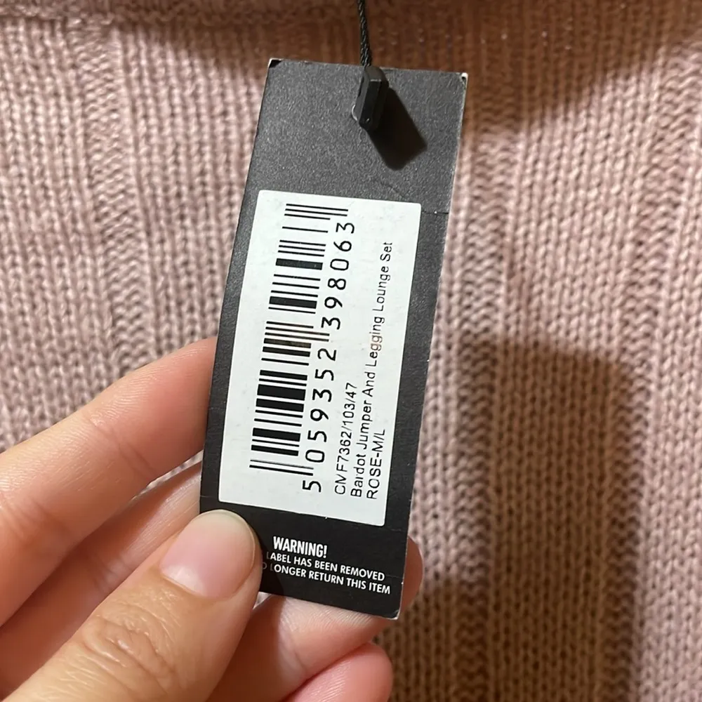 Womens New PrettyLittleThing Rose Bardot Sweater - Image 4