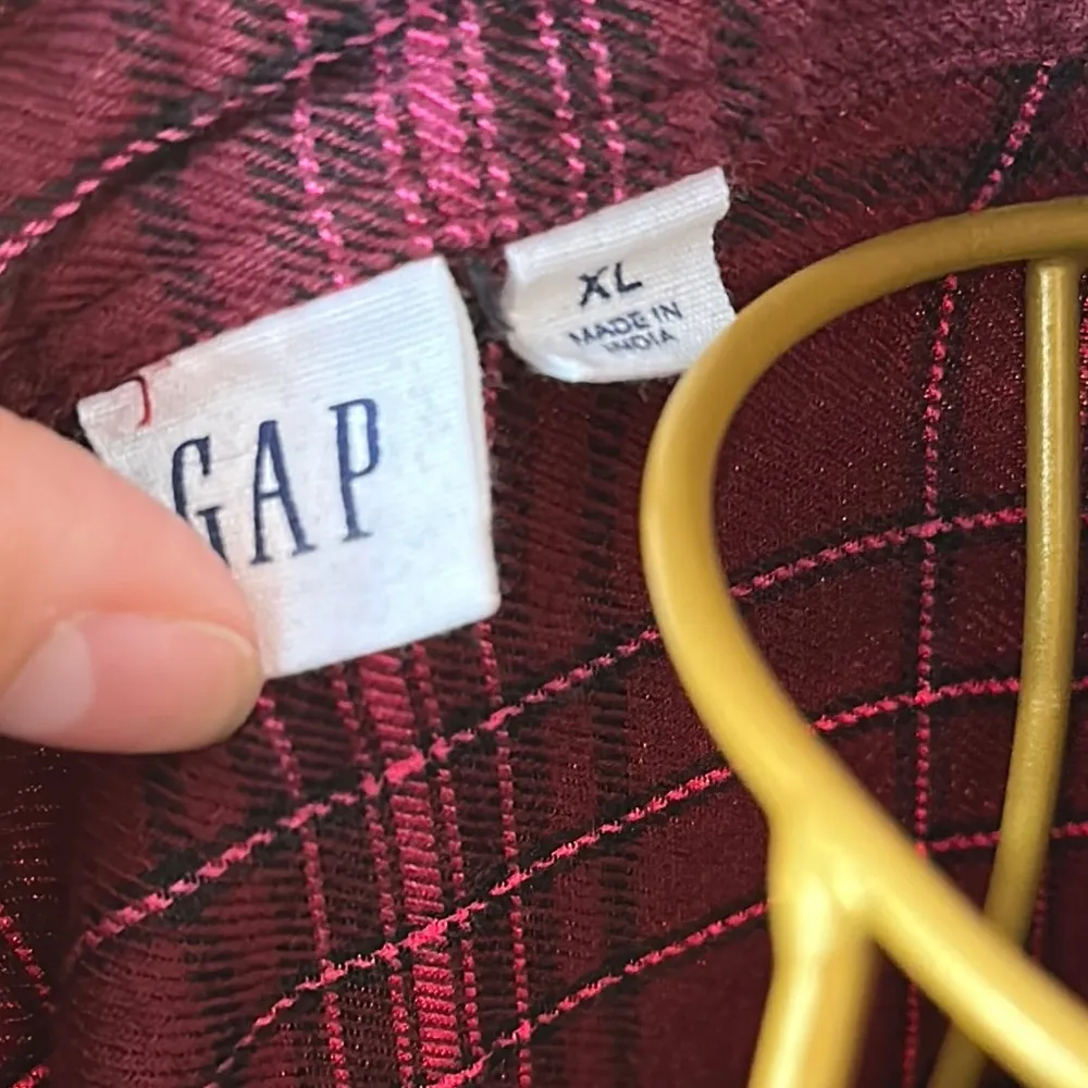 GAP Red Casual Button Down red and pink flannel Shirt Relaxed Fit size XL - Image 2
