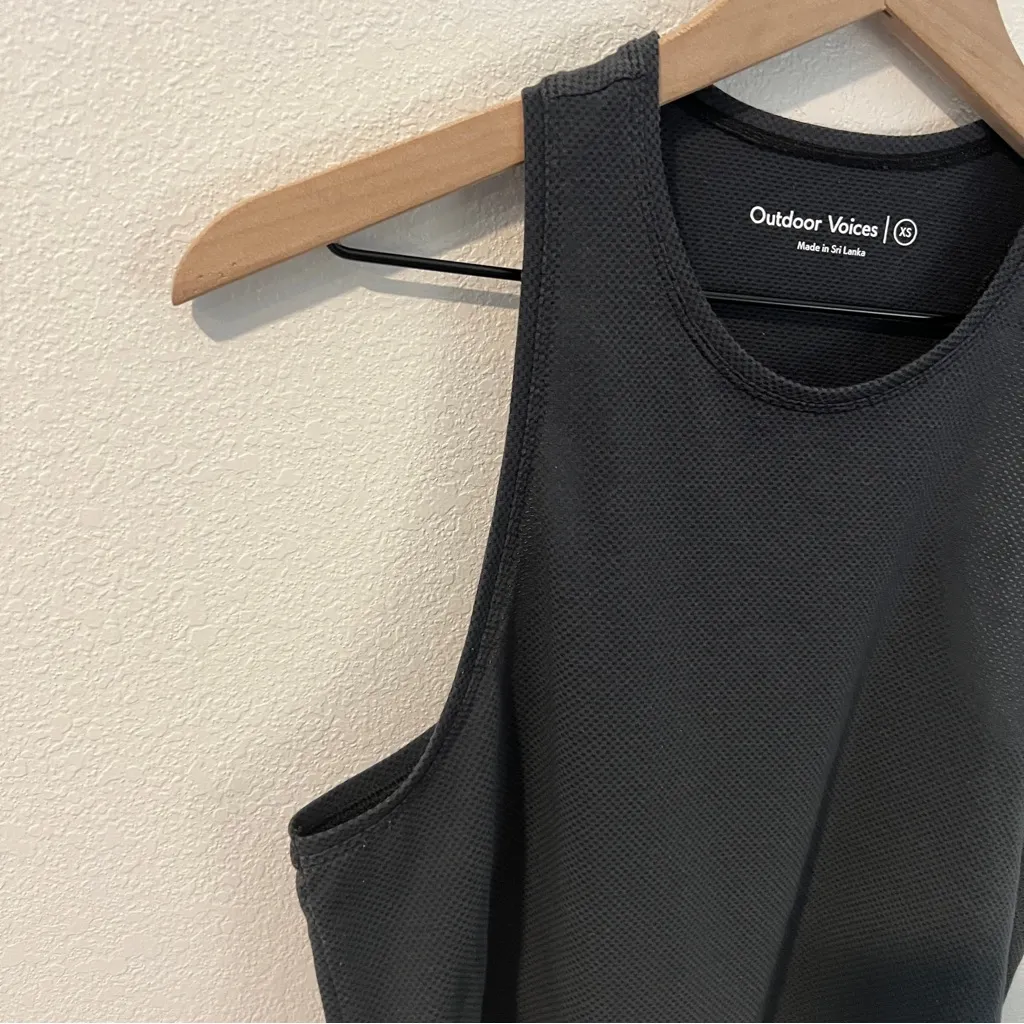 Outdoor Voices FastTrack Mesh Tank Top Gray‎ Crop Shirt Athleisure Racerback XS - Image 3