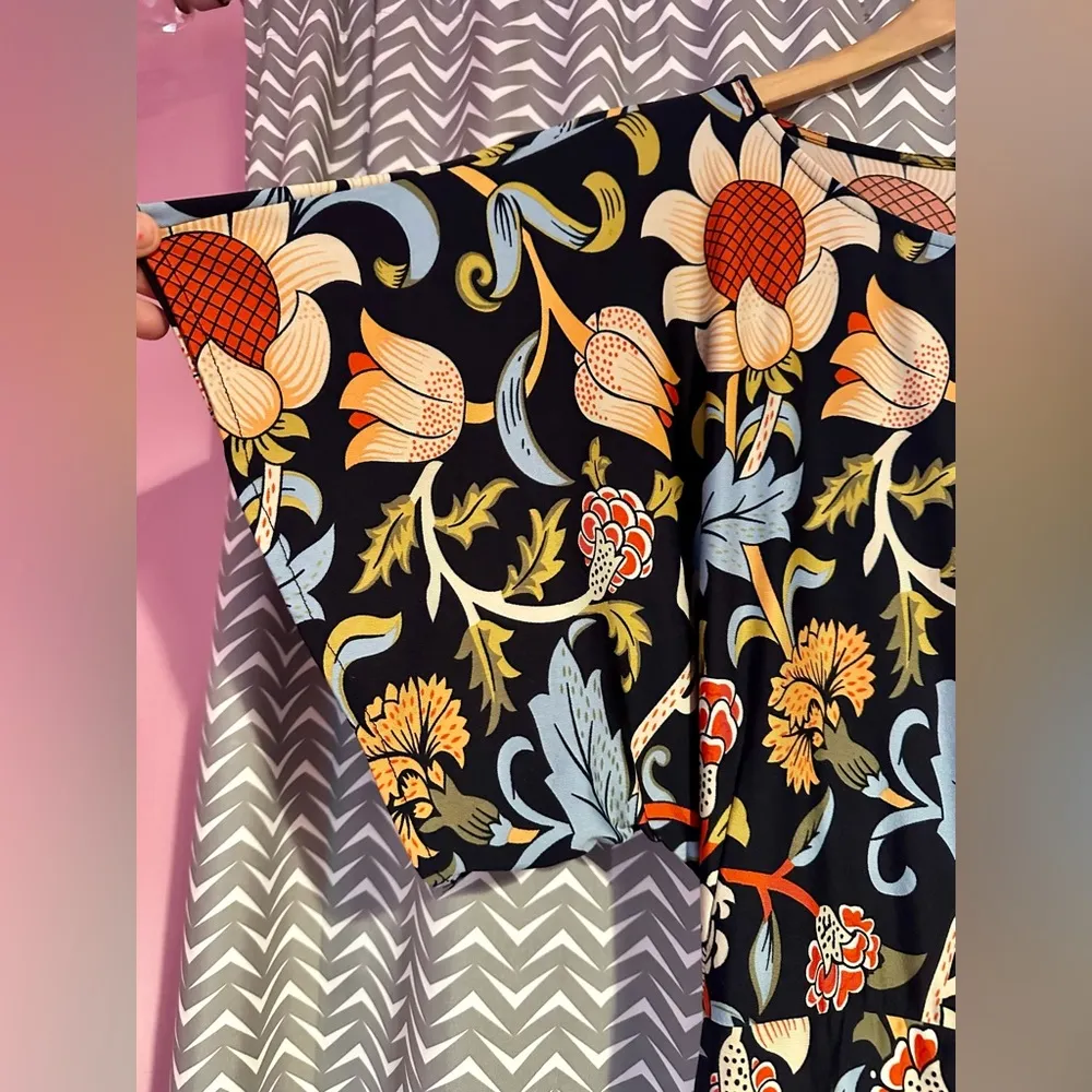 BCBG MAXAZRIA | Navy Blue Woodblock Women's Floral Kimono Dress, Size XS - Image 4