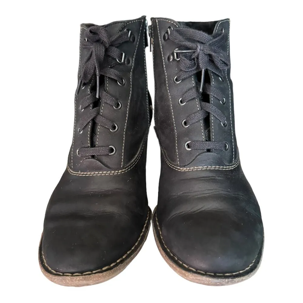 Clark’s Artisan Collection Carleta Crane Lace Up Leather Heeled Bootie size 11 - Image 13