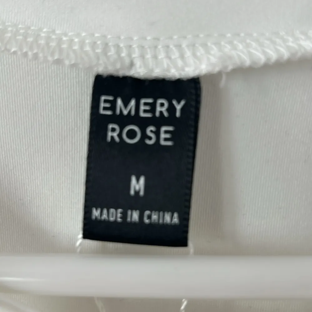 NWT Emery Rose White Round Neck Fringe Bottom Blouse Top Size Medium - Image 2