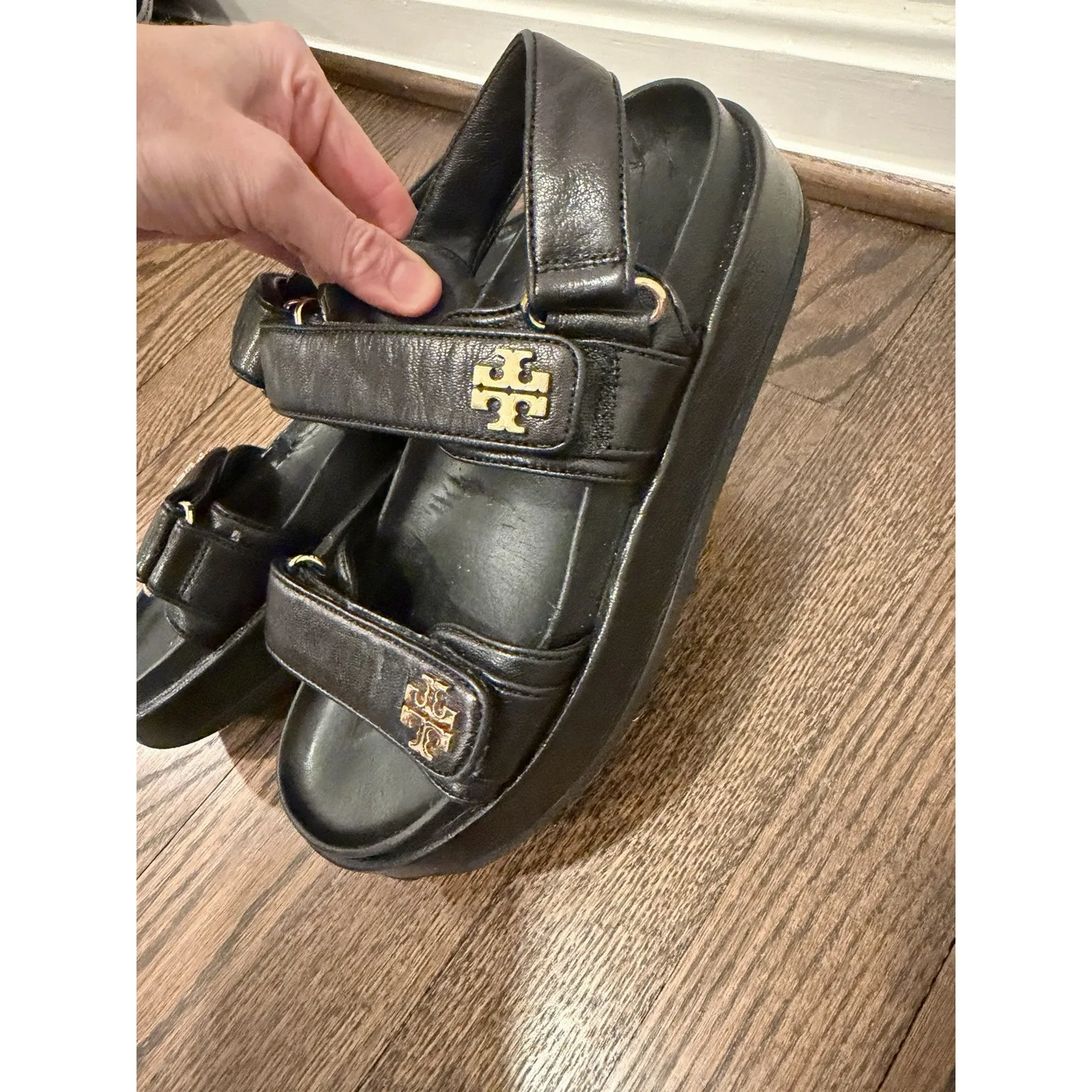 Tory Burch Kira Sport Sandal Black Leather Sz 7.5 $300 MSRP - Image 4