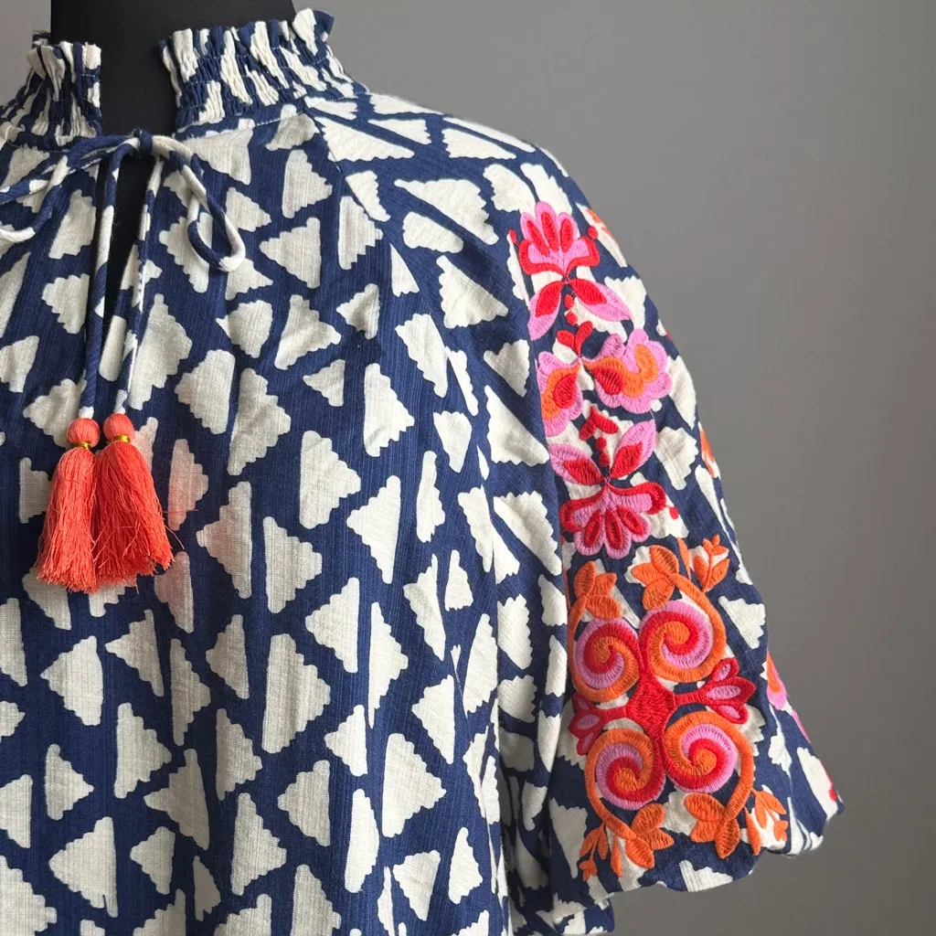 THML Everely Embroidered Puff Sleeve Top Size Large - Image 9