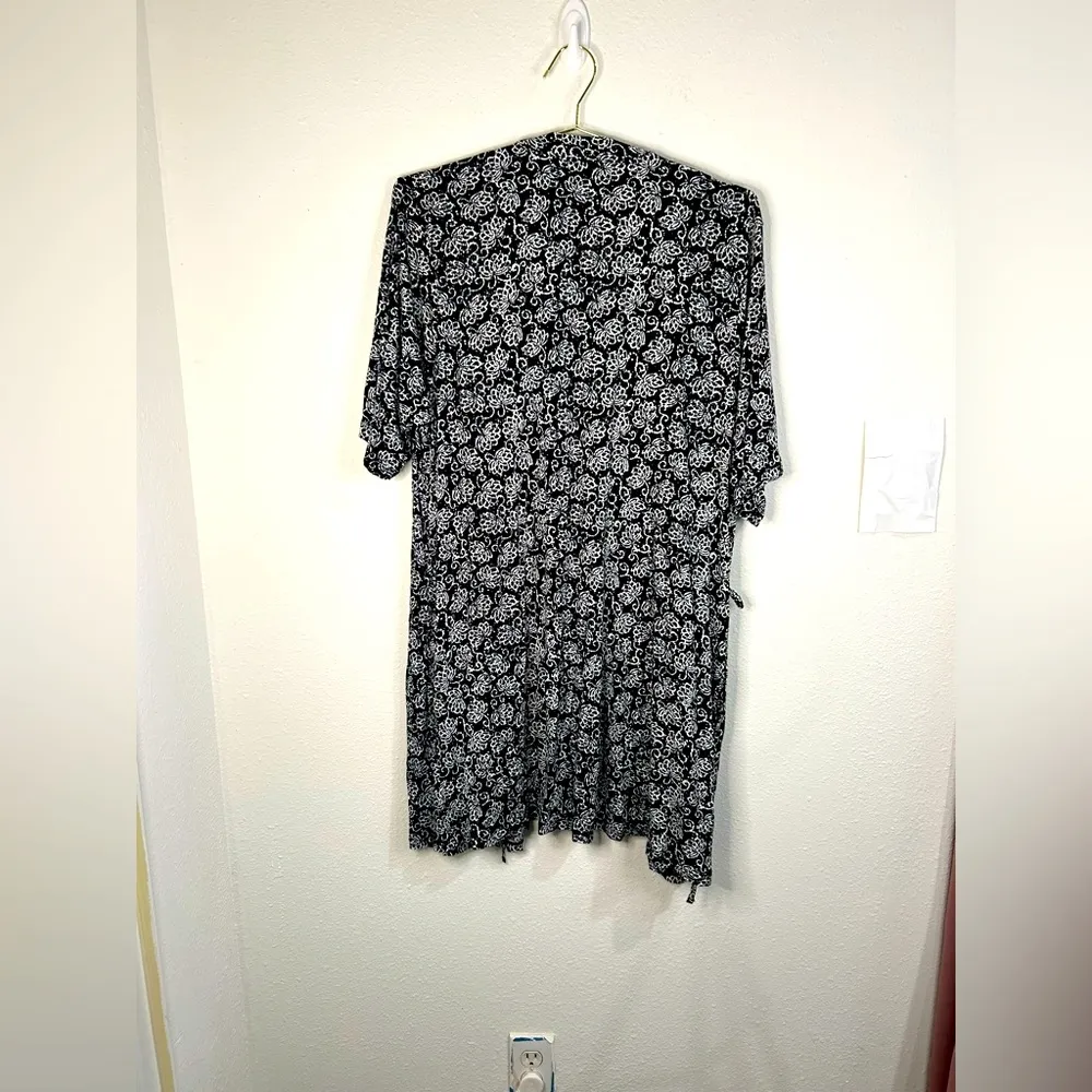 Modern Luxury Carole Hochman Black Floral Sleepwear Set Small Robe & Chemise - Image 7