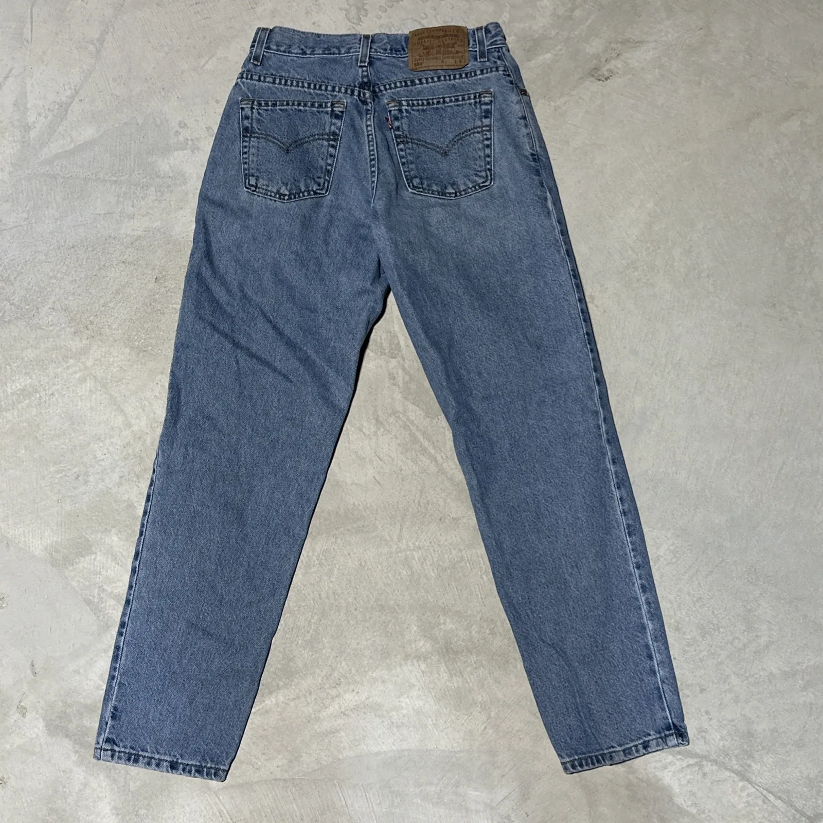 Vintage Levi's 550 7 Jr S Relaxed Fit Tapered Leg 26x30 Denim Y2K 90s Light Wash - Image 2