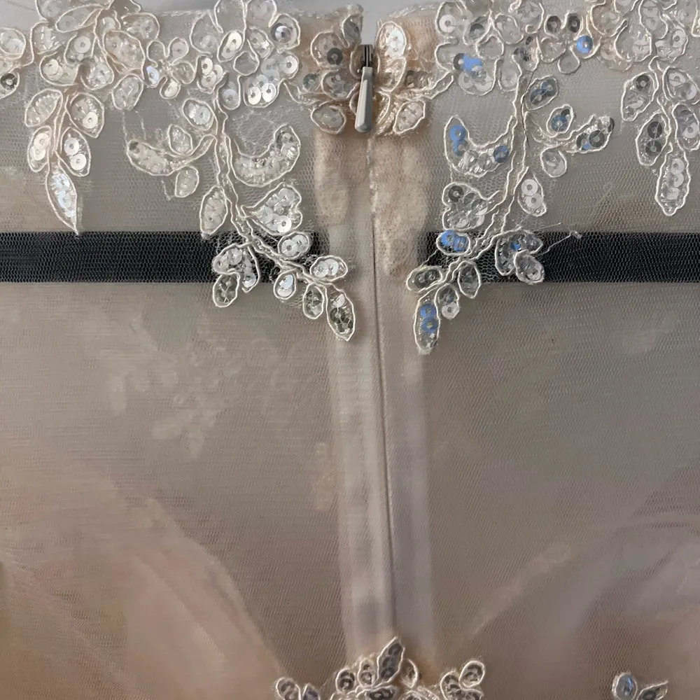 Elegant Cream Lace Dress - Image 9