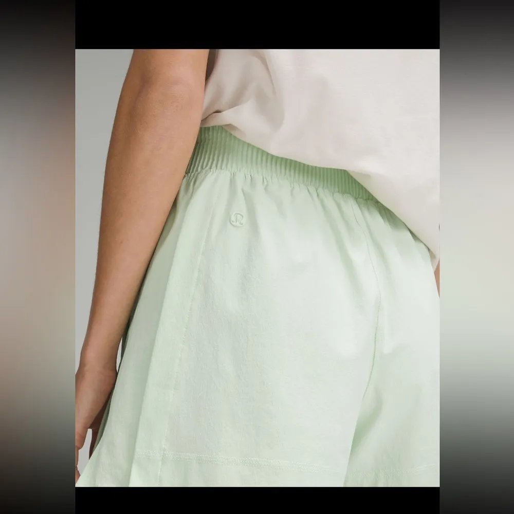 NWT Lululemon Stretch Woven Relaxed-Fit High-Rise Short 4" / Kohlrabi Green / XS - Image 4