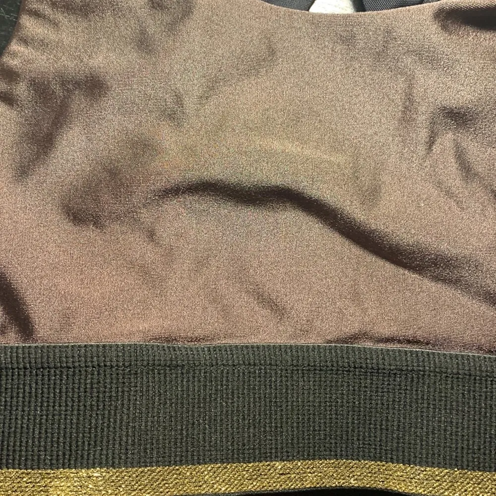 Koral athletic bra no size tag. - Image 2