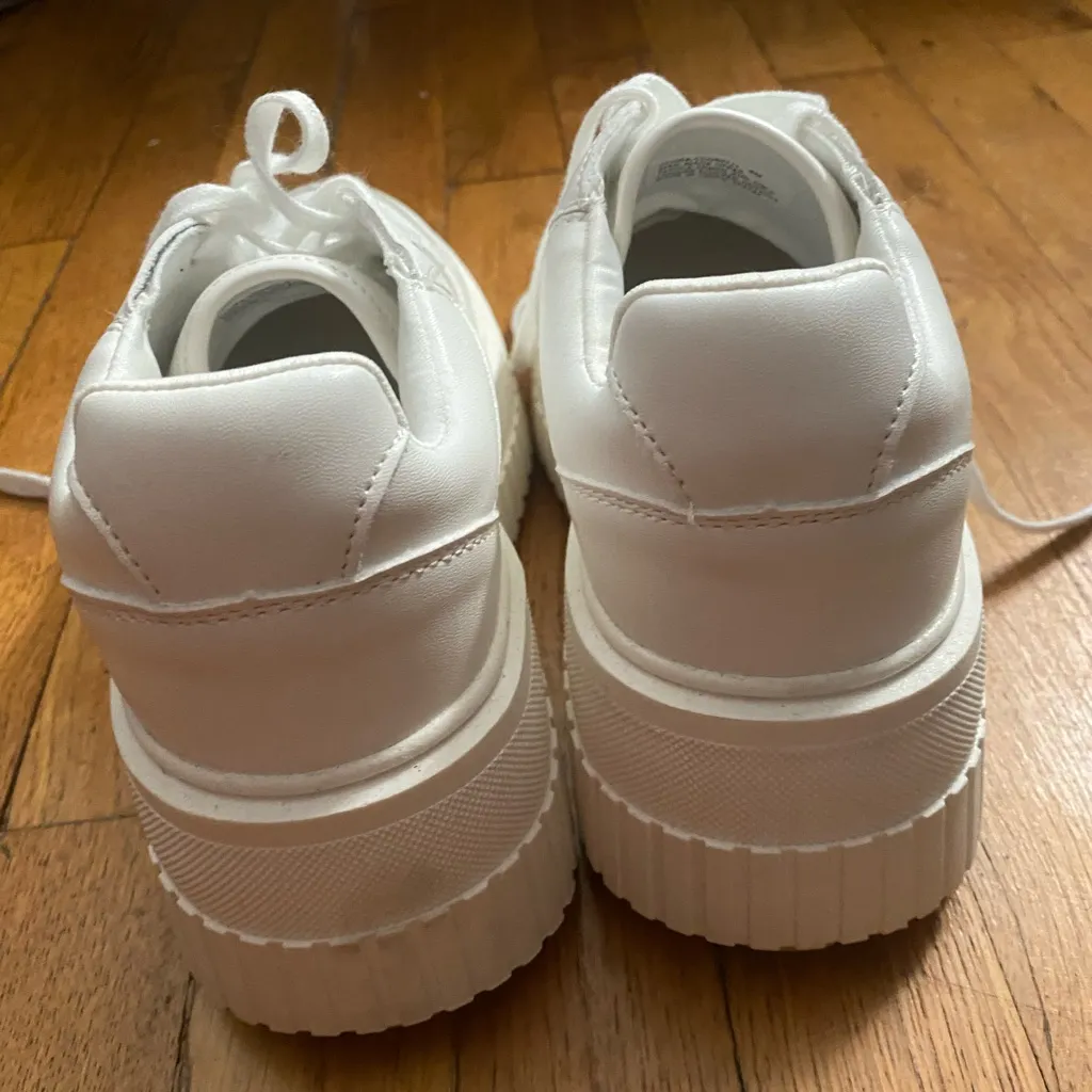 Madden Girl Ccora White - Image 2