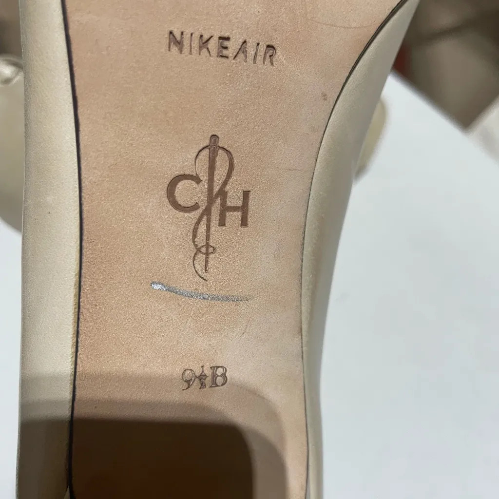 Cole Haan Nike Air Beige/Cream Heels with Gold Buckle Size 9.5 - Image 3