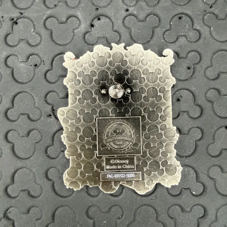 Disney parks sleeping beauty maleficent villainess frame trading pin NWT - Image 2