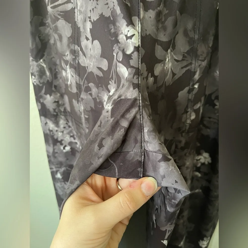 Athleta Grey Floral Savannah Jogger Pants Women’s Size 6T - Image 9