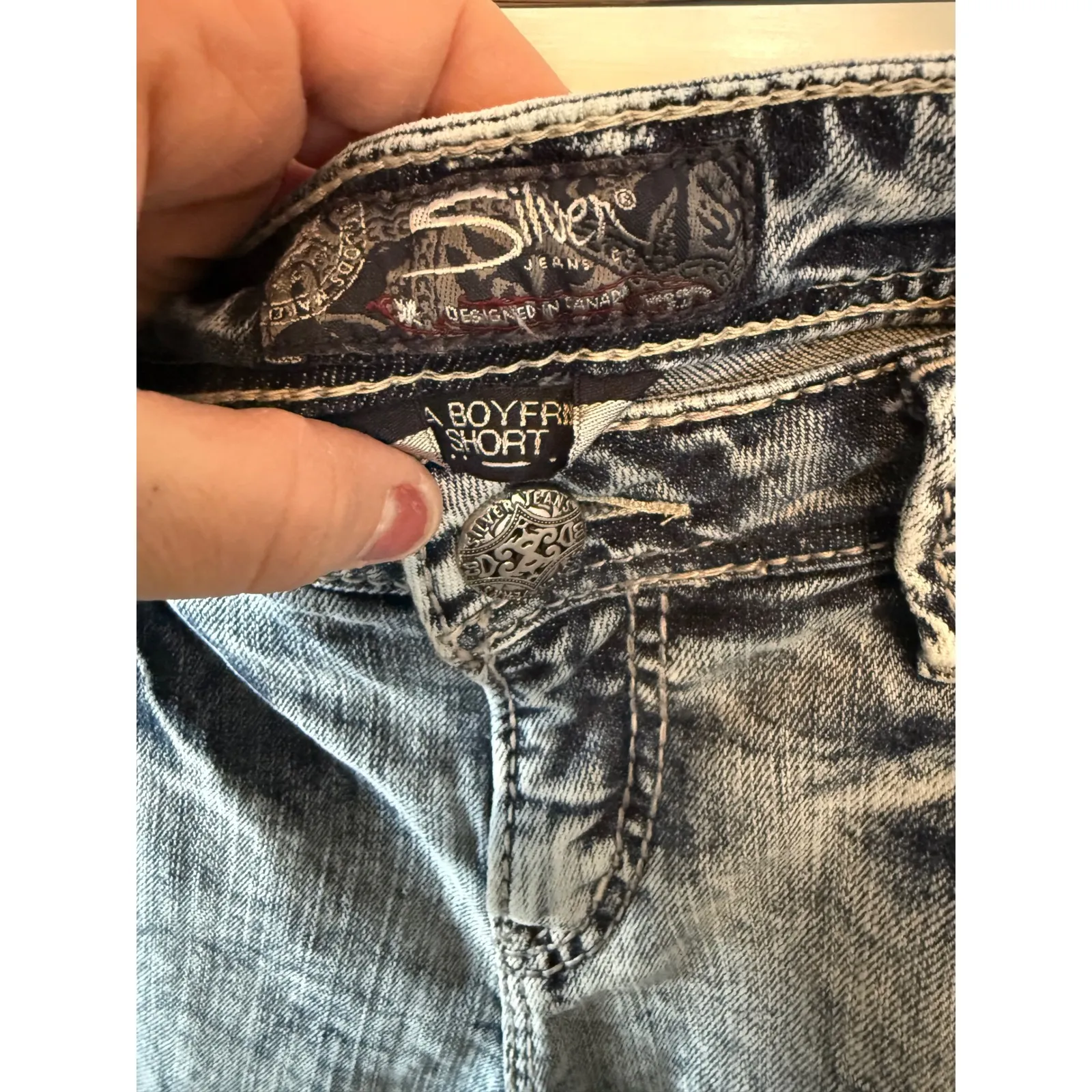 Silver Jeans Co Lola Boyfriend Distressed Acid Wash Denim Shorts Size 31 - Image 7