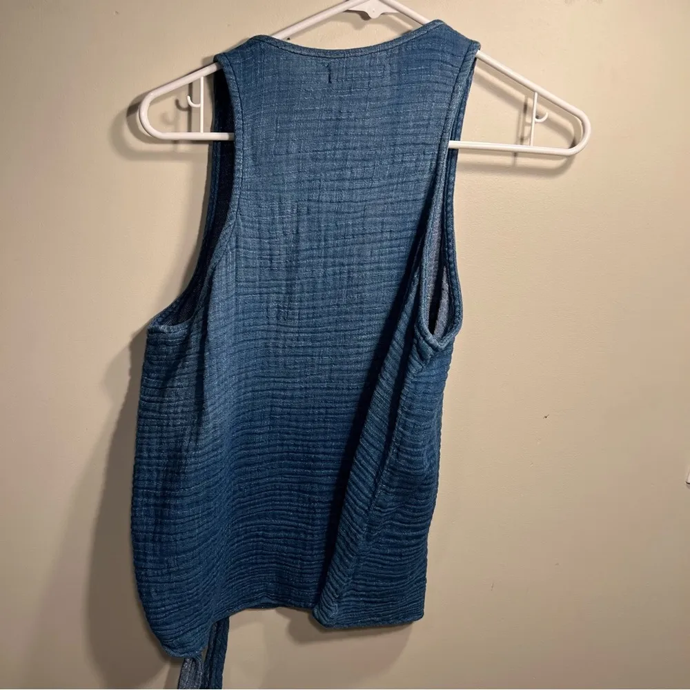 Cloth & Stone tank with tie front size medium - Image 2