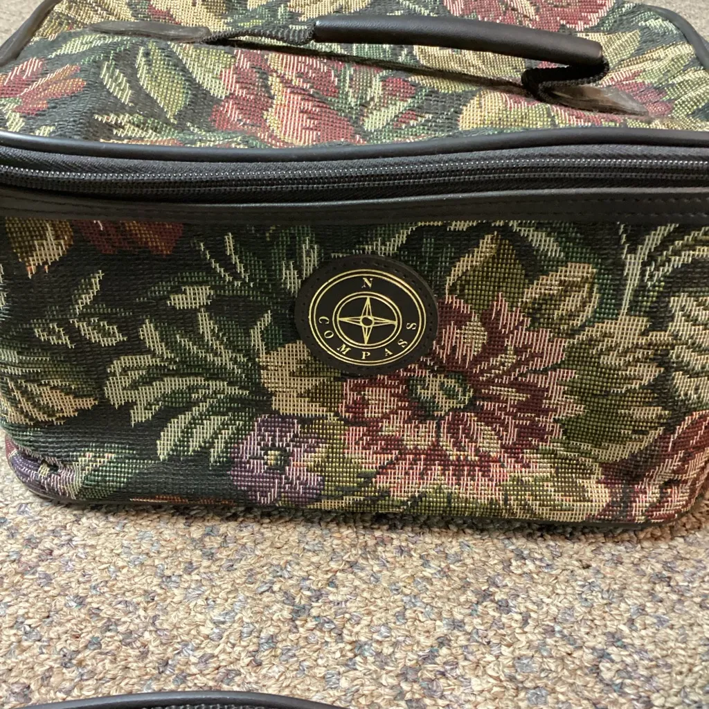 Vintage Compass Black Green Burgundy Floral Tapestry Shoulder Travel Luggage Bag - Image 2