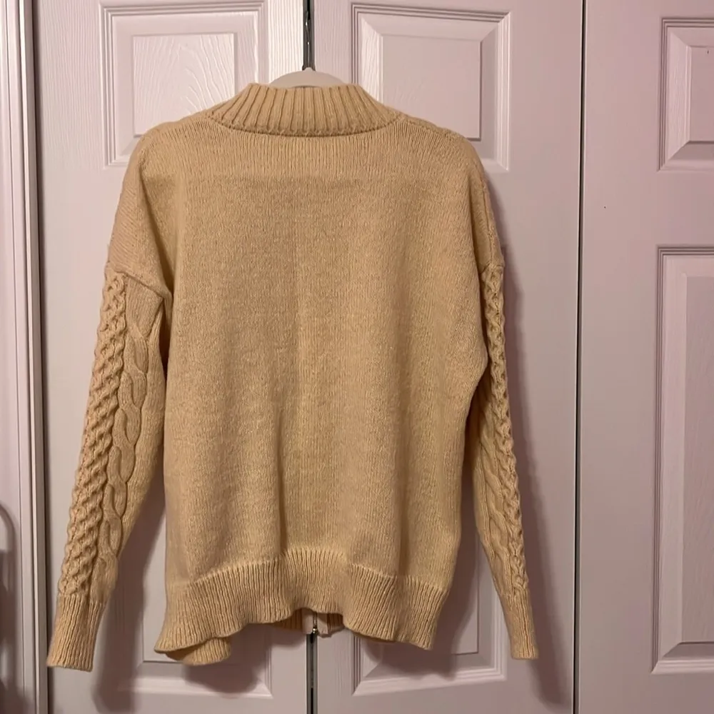 Cable Knit Beige Zip up Sweater Size undefined - Image 3