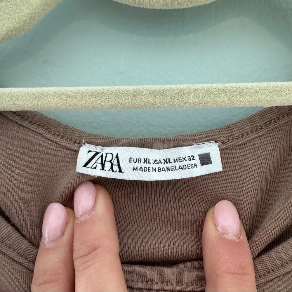 Zara Cropped Tank Top - Image 3