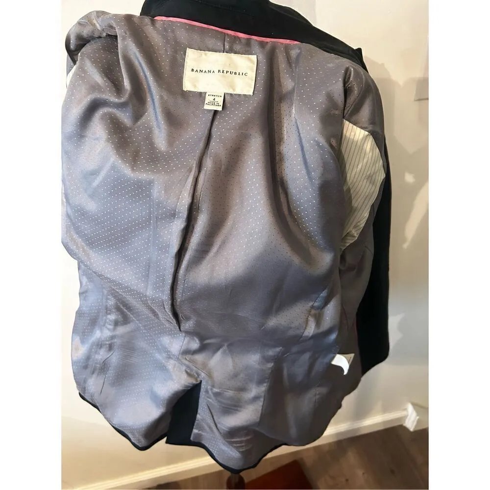 Banana Republic size 4 blazer black form fitting - Image 4