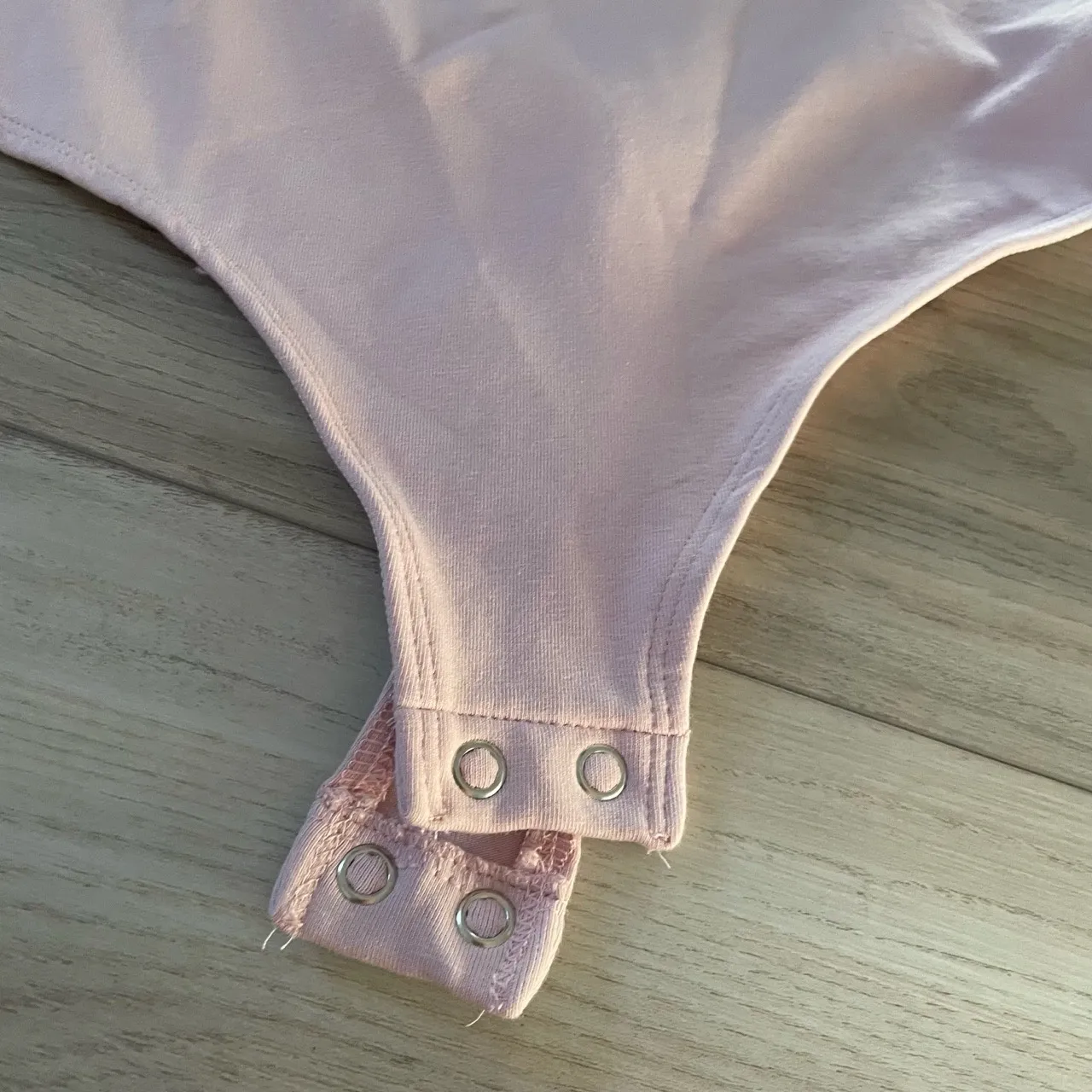 NWT Express Light Pink Body Contour Square Neck Short Sleeve Bodysuit Size XL - Image 4