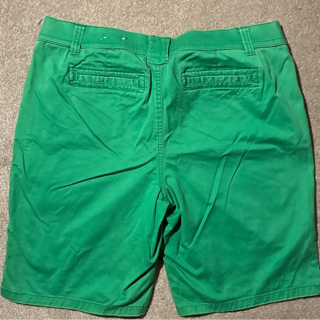 Woman St John’s Bay Green Chino Shorts With 2 Buttons Front Closure - Image 4