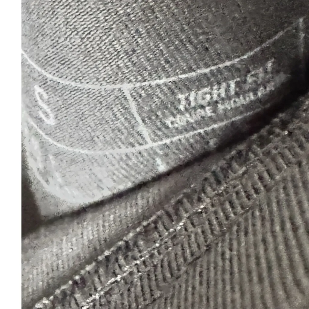 Adidas Tight Fit Athletic Sporty Workout Running Elastic Waist Sz S New with Tag - Image 6