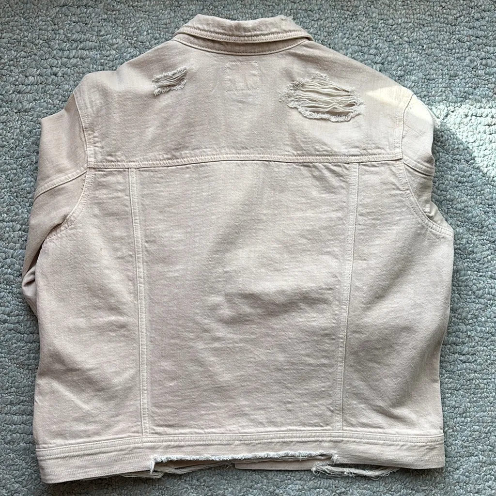 American Eagle Pink Denim Jacket - Image 5