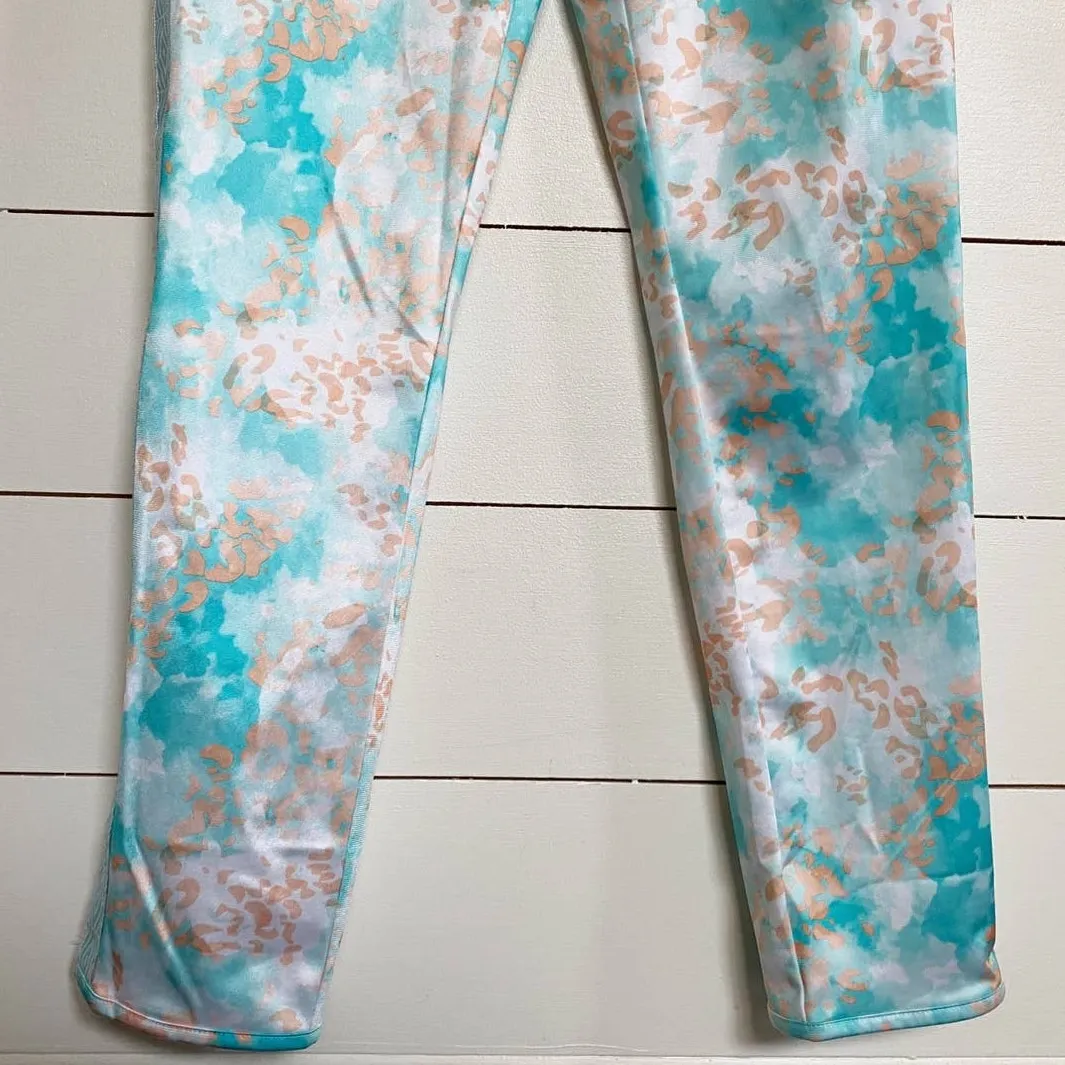 Umbro Women's Sublimated Track Pants -‎ Prism Blur/White Size Small - Image 9