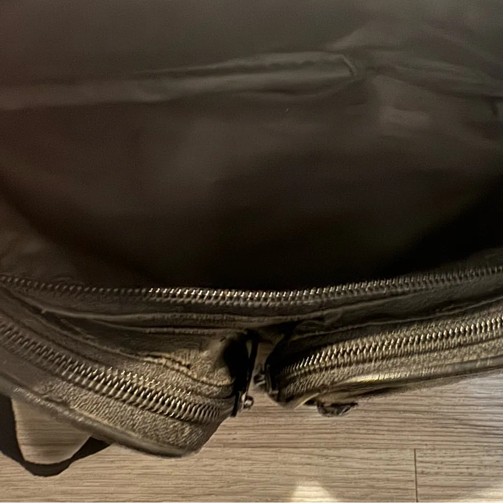 Belt Bag/Fanny Pack-black with adjustable waist. Unbranded. - Image 5