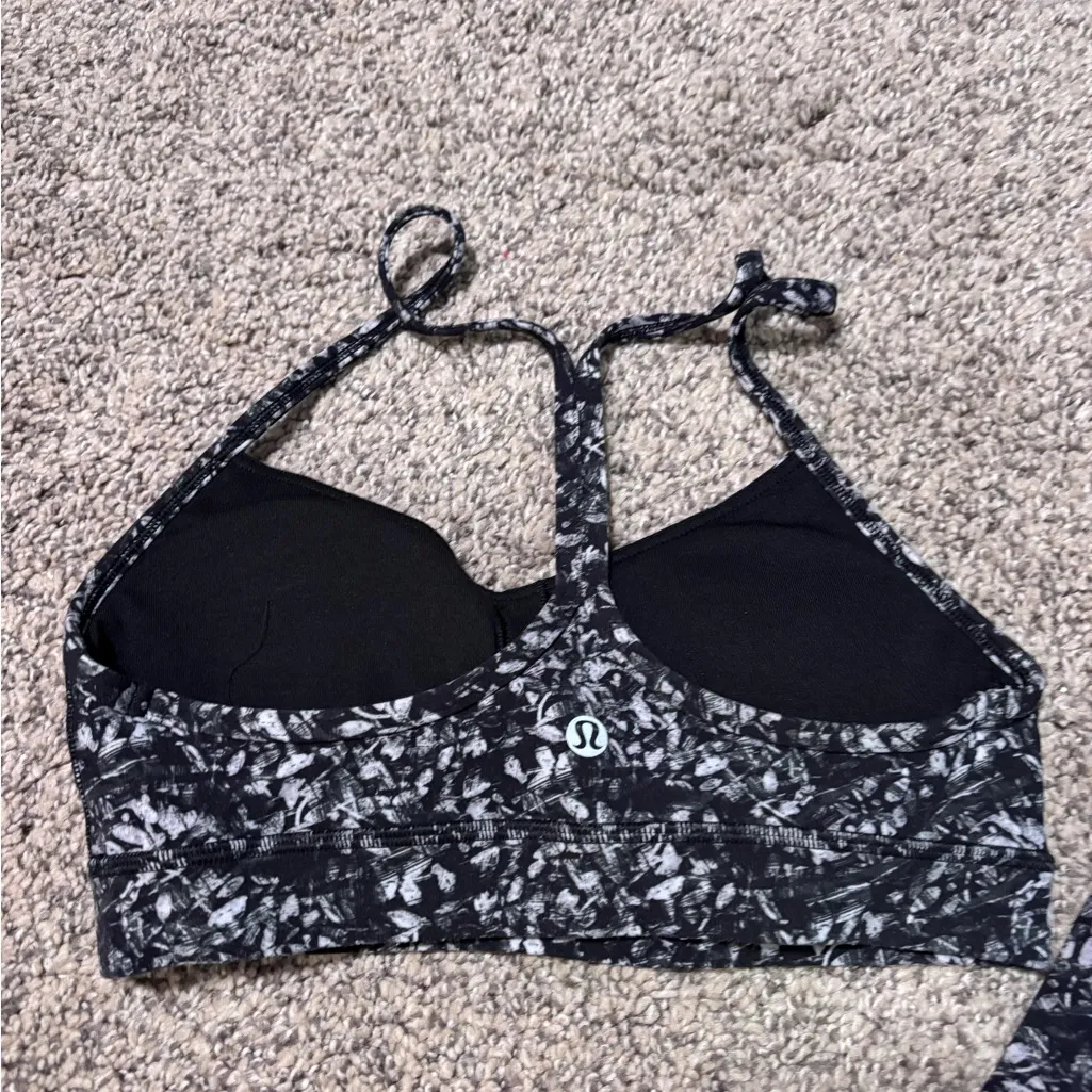 Lululemon Flow Y *Nulu Bra size 4 - Image 3