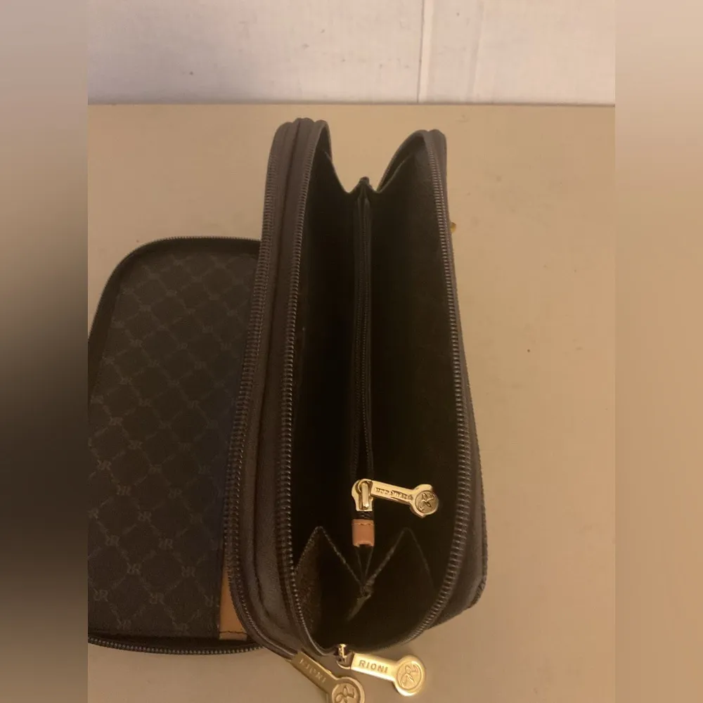 Rioni signature brown canvas Dual Zip wallet Organizer by Rioni Designer - Image 10