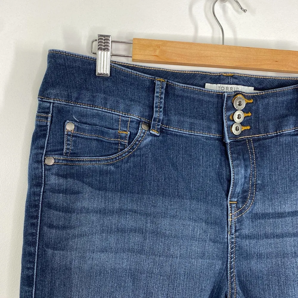 Torrid  Dark Wash Blue Cotton Blend Denim Jeggings Women's Size 18 Short 18S - Image 6
