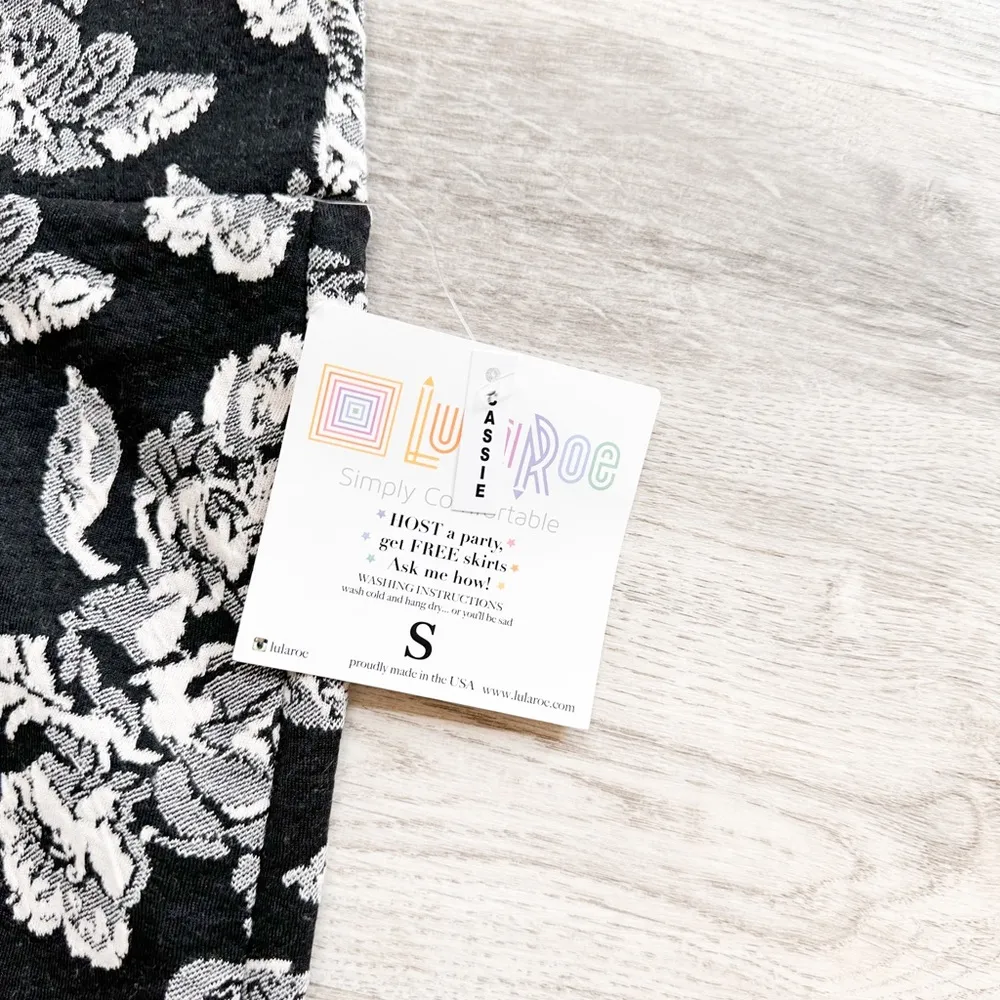 Lularoe pencil skirt - Image 3